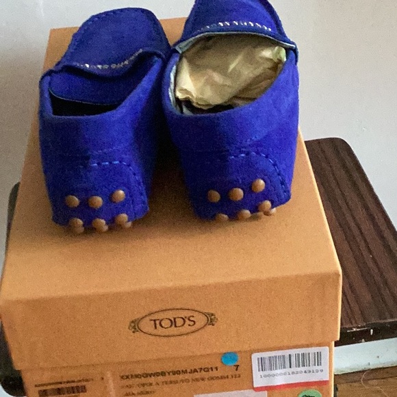 Shoes - Picture 3 of 4